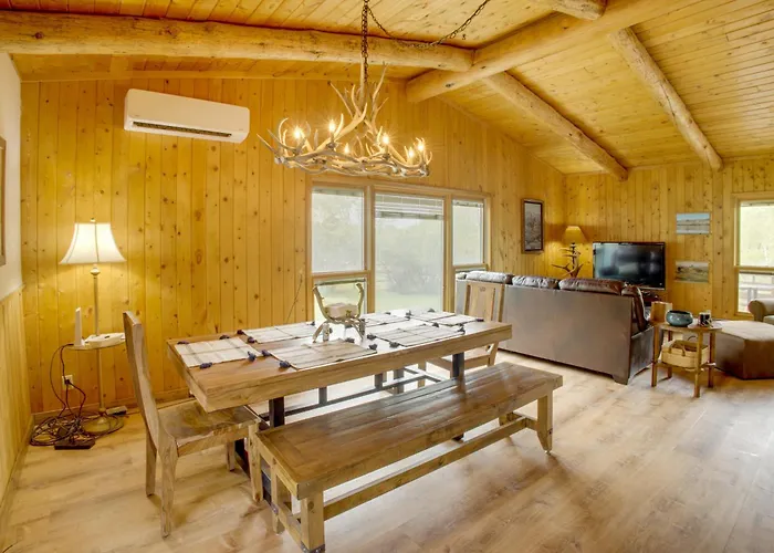 Mountain Views + Bbqs: Updated Cody Cabin